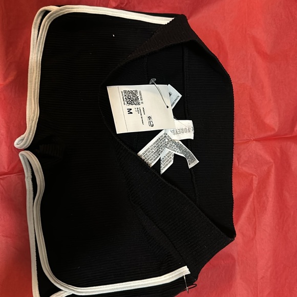 Seamless Ringer Lounge Shorts - Picture 2 of 2